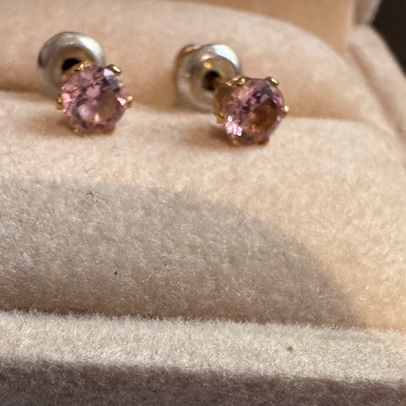 🌸 Elegant Vintage Dainty Pink Crystal Stud Earrings - Picture 15 of 16